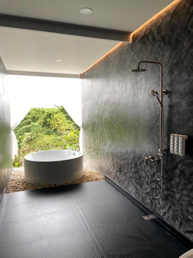 Tanoshi Glamping In Khao Sok Hotel Khao Sok National Park Ngoại thất bức ảnh