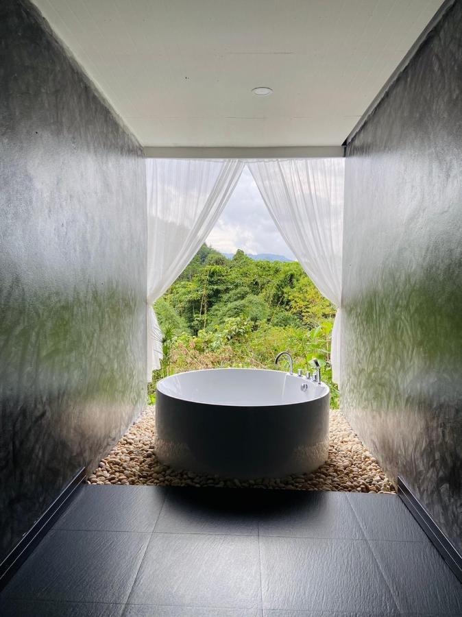 Tanoshi Glamping In Khao Sok Hotel Khao Sok National Park Ngoại thất bức ảnh