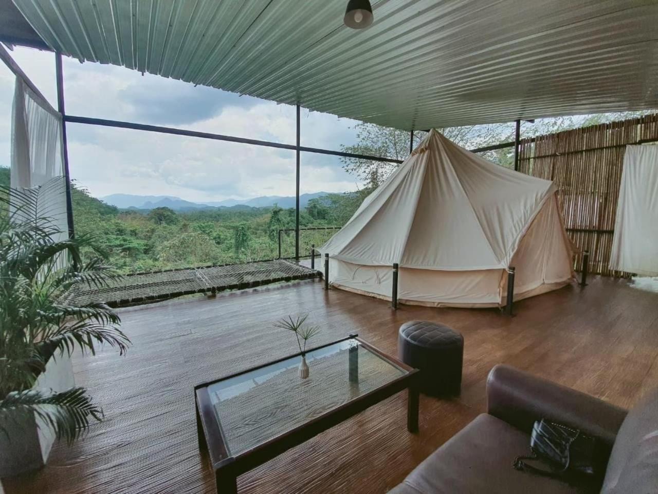 Tanoshi Glamping In Khao Sok Hotel Khao Sok National Park Ngoại thất bức ảnh